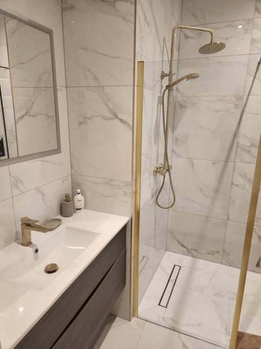 Newly Refurbished 2 Bed Apartment In Paddington Londýn Exteriér fotografie
